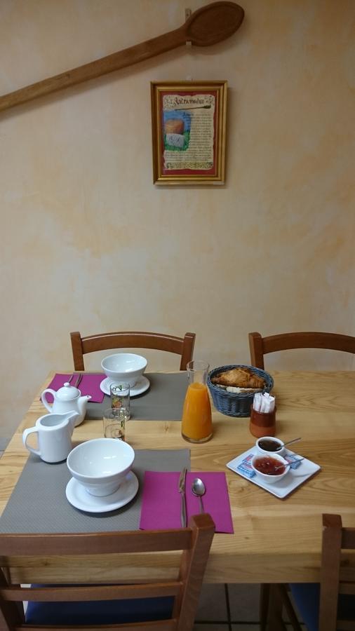 Chambres D'Hotes De L'Auberge L'Astrassadou Rézentières Bagian luar foto